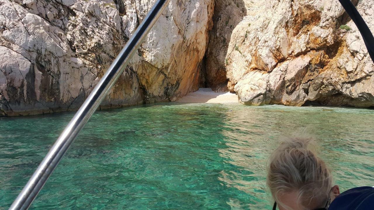 Apartments Myrjam Baška Exteriör bild